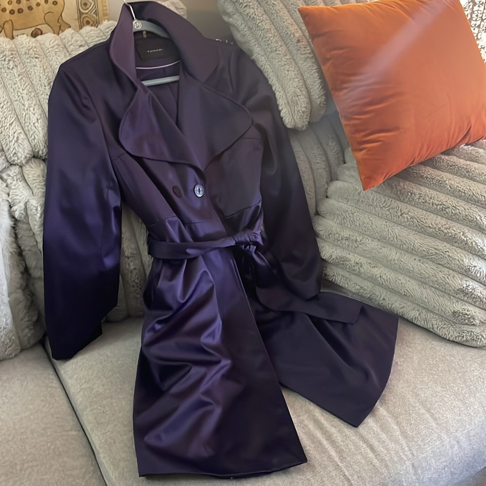 NWO TAHARI  Vintage Satin  Purple Trench Coat Size Medium . New
